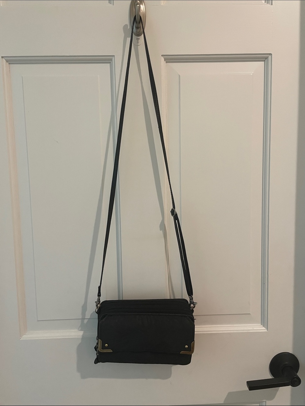 Bueno Black Crossbody Bag with Adjustable Strap